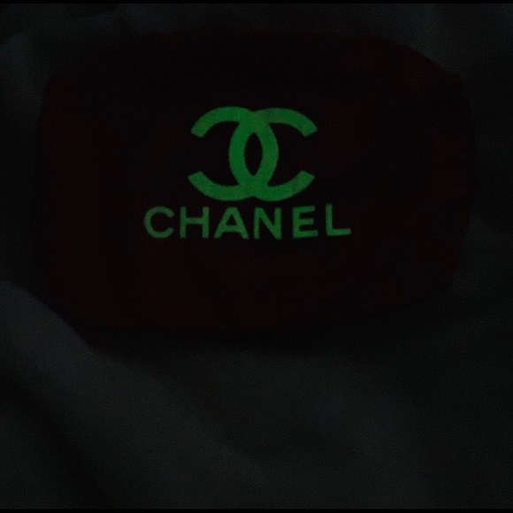 Glow in the Dark Face Mask - Picture 5 of 5